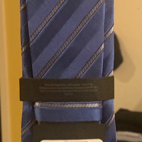 Tie - Picture 2 of 3